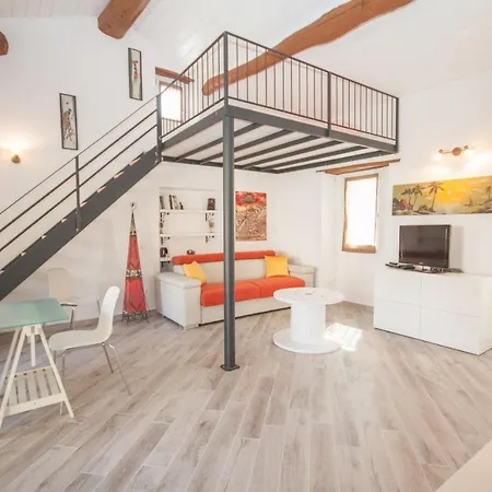 Holiday home Studio